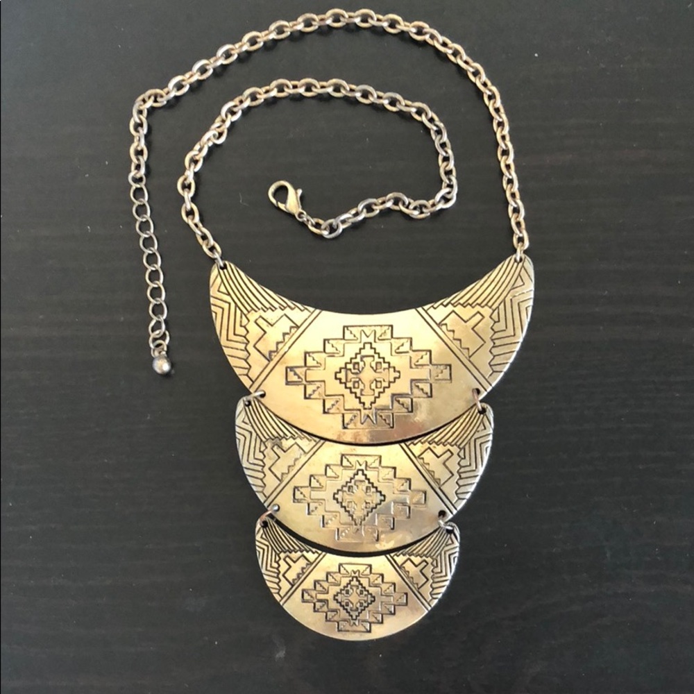 Adjustable tribal necklace